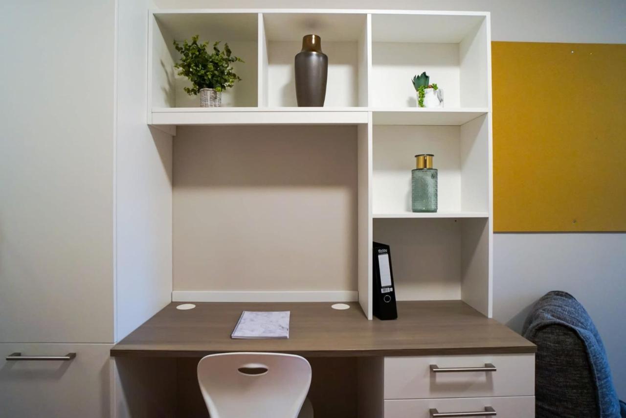 1 Bedroom Apartments, Studios And Ensuite Bedrooms With Shared Kitchen At Centro House In Stirling Kültér fotó