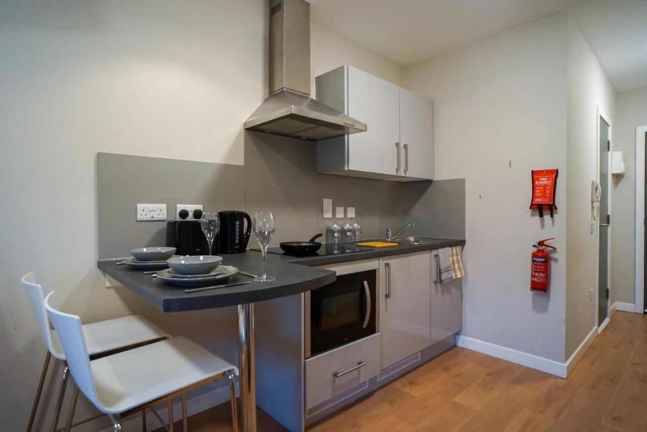 1 Bedroom Apartments, Studios And Ensuite Bedrooms With Shared Kitchen At Centro House In Stirling Kültér fotó