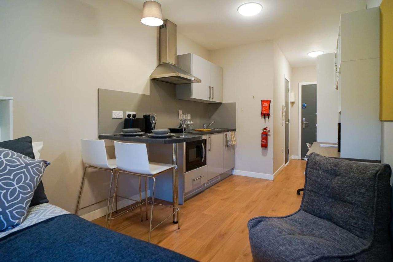 1 Bedroom Apartments, Studios And Ensuite Bedrooms With Shared Kitchen At Centro House In Stirling Kültér fotó