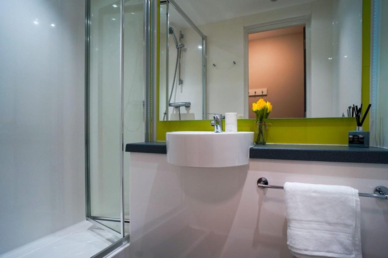 1 Bedroom Apartments, Studios And Ensuite Bedrooms With Shared Kitchen At Centro House In Stirling Kültér fotó